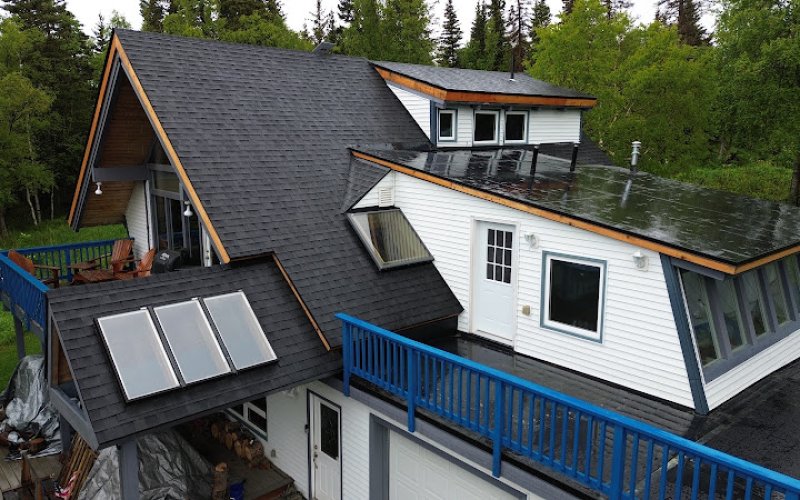 Reds Roofing & Renovations LLC