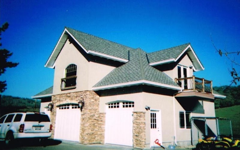 Vezer's Roofing