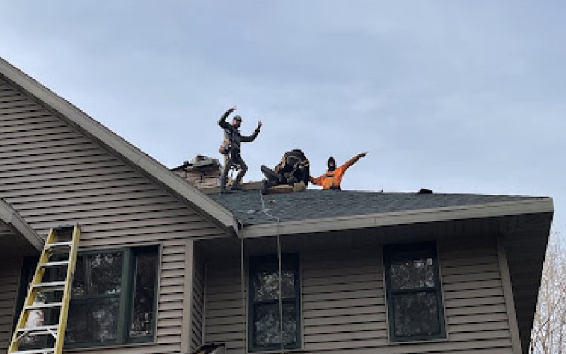 Overhead Solutions — Roofing contractor in Green Bay
