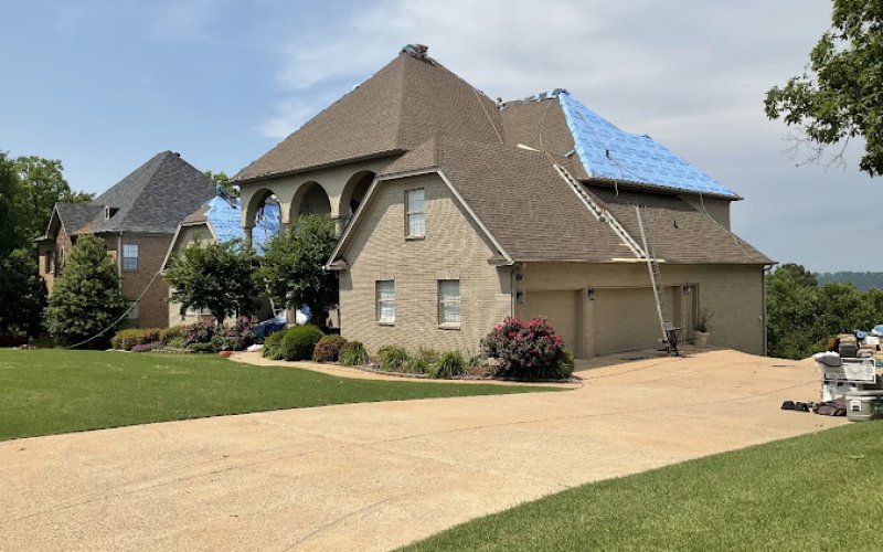 Born To Roof — Roofing contractor in Little Rock
