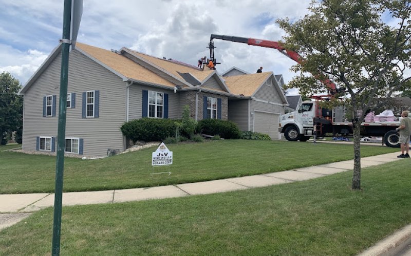 J & V Roofing LLC