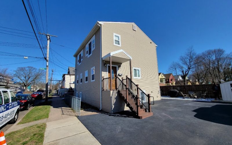 Pro Exteriors LLC — Roofing contractor in New Haven