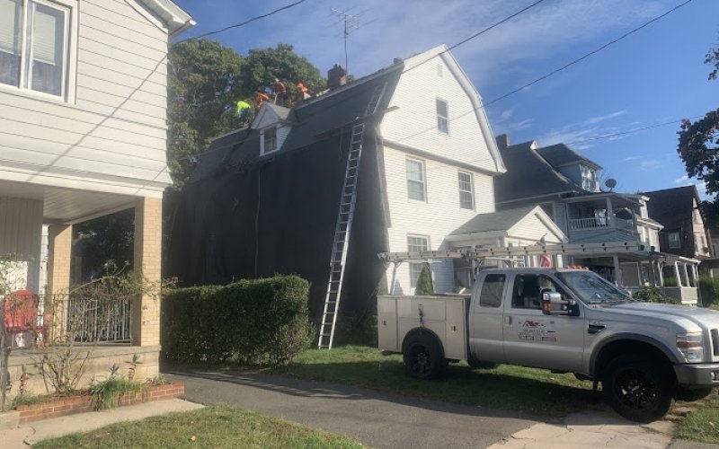 SALINAS ROOFING — Roofing contractor in New Haven