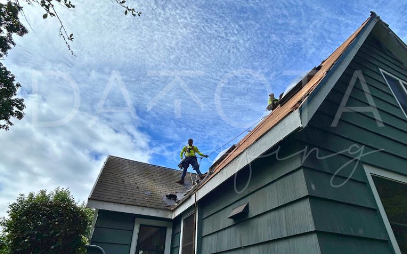 Dakota Roofing & Construction